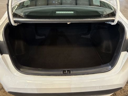 Used 2022 Toyota Corolla LE image 13