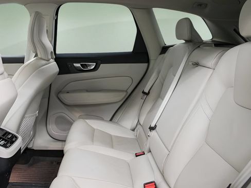 Certified 2025 Volvo XC60 B5 Ultra w/ Protection Package Premier AWD/4WD image 26