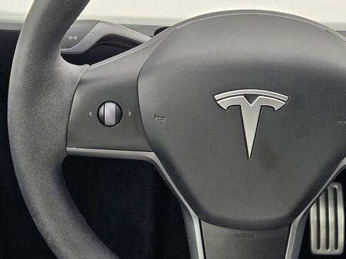 Used 2023 Tesla Model Y Performance AWD/4WD image 15