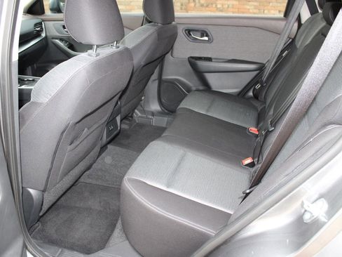 Used 2022 Nissan Rogue SV image 5