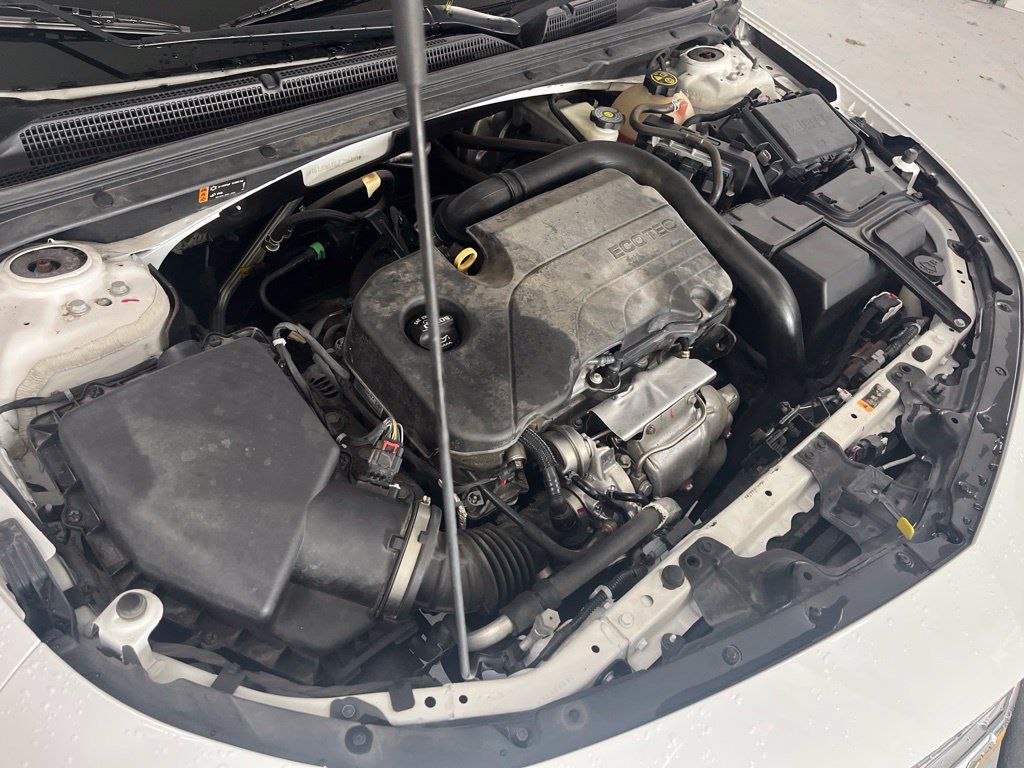 Used 2018 Chevrolet Malibu LT FWD image 10