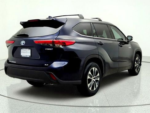 Used 2020 Toyota Highlander XLE FWD image 5