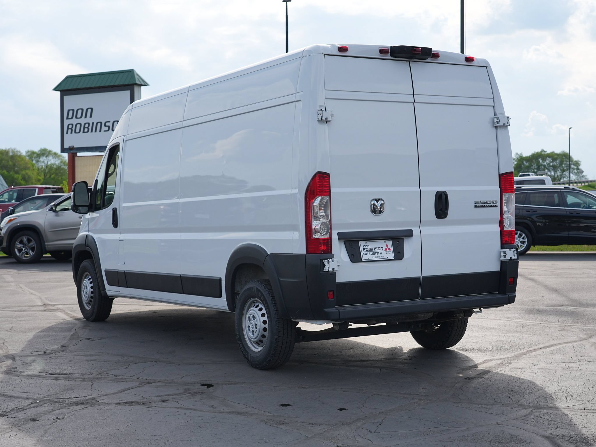 Used 2024 RAM ProMaster 2500 w/ Convenience Group FWD image 6