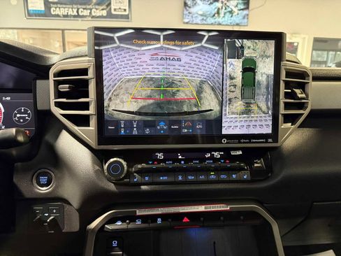 Used 2024 Toyota Tundra Limited AWD/4WD image 19
