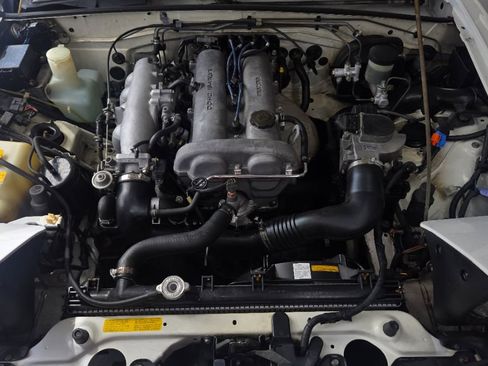 Used 1993 MAZDA MX-5 Miata RWD image 25