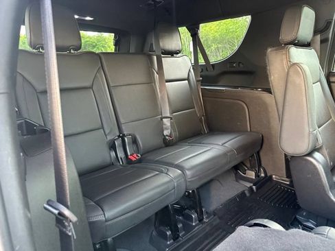 Used 2022 Chevrolet Suburban High Country AWD/4WD image 15