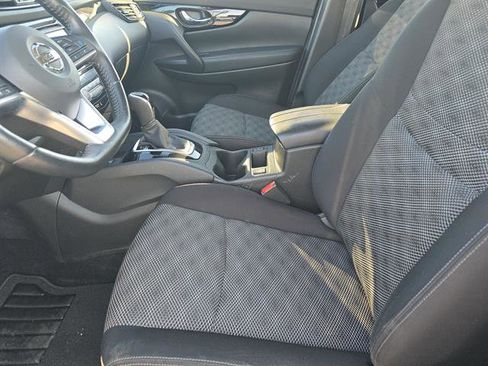 Used 2019 Nissan Rogue Sport SV w/ Technology Package image 9