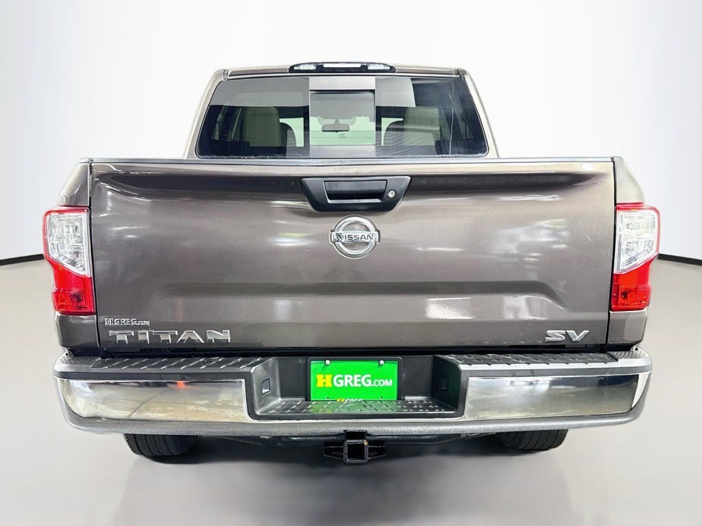 Used 2017 Nissan Titan SV RWD image 8
