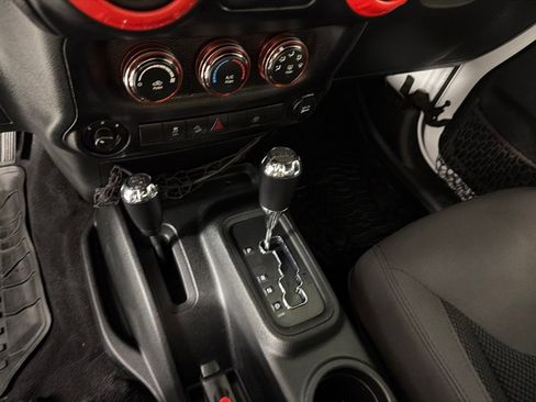 Used 2017 Jeep Wrangler Sport AWD/4WD image 16