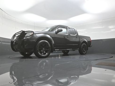 Used 2019 Nissan Frontier SV w/ Value Truck Package AWD/4WD image 11