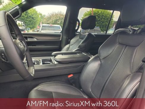 Used 2024 Jeep Wagoneer Series II w/ Flexible Seating Group AWD/4WD image 8