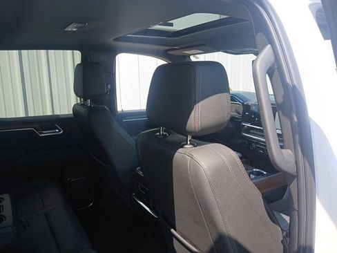 Used 2022 Chevrolet Silverado 1500 High Country w/ High Country Premium Package image 38