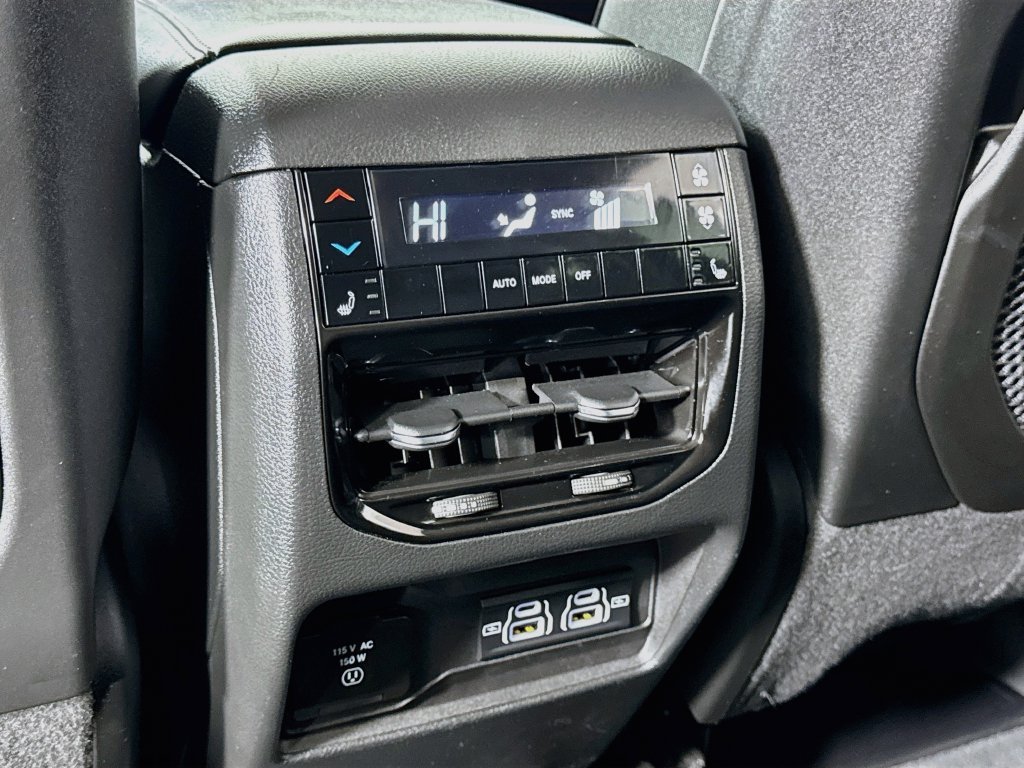 Used 2024 Jeep Grand Cherokee L Limited AWD/4WD image 21