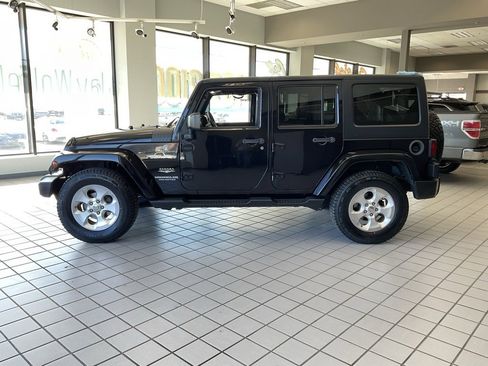 Used 2015 Jeep Wrangler Unlimited Sahara image 4