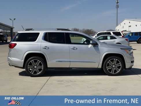 Used 2018 GMC Acadia Denali w/ Technology Package image 3