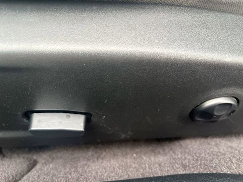 Used 2018 Dodge Challenger GT w/ Driver Convenience Group image 12