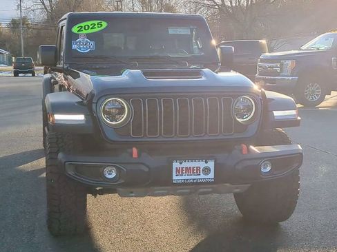 Used 2025 Jeep Gladiator Mojave w/ Convenience Group image 6