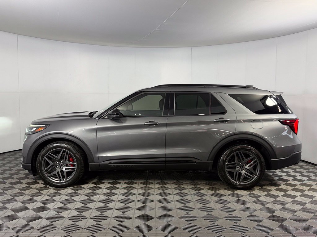 Used 2025 Ford Explorer ST w/ Sun And Sound Package AWD/4WD image 11