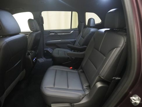 Used 2024 GMC Acadia Elevation FWD image 16