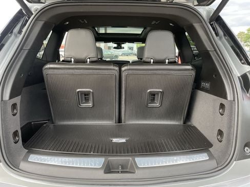 Certified 2025 Cadillac XT6 Premium Luxury AWD/4WD image 17