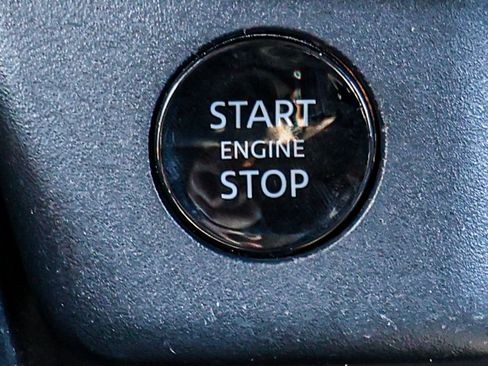 Used 2024 Nissan Rogue S FWD image 37