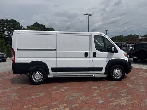 Used 2025 RAM ProMaster 2500 w/ U-Haul Equipment Group FWD image 37