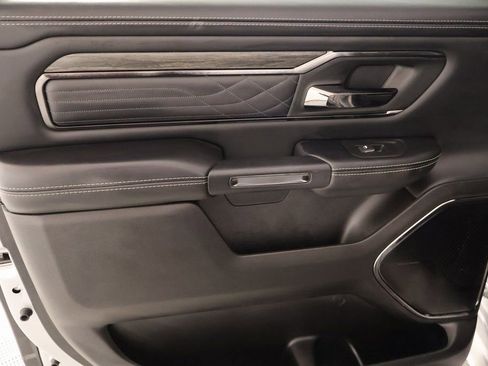Used 2025 RAM 1500 Limited AWD/4WD image 19