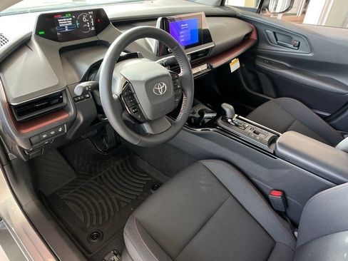 New 2025 Toyota Prius Plug-In Hybrid image 10
