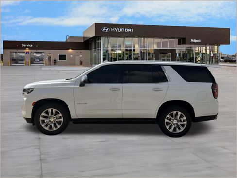 Used 2023 Chevrolet Tahoe Premier AWD/4WD image 2