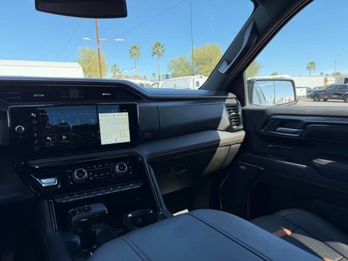 Used 2023 GMC Sierra 1500 AT4 image 18