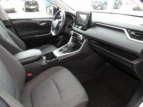 Used 2022 Toyota RAV4 XLE w/ Convenience Package image 26