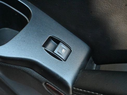 Used 2018 GMC Yukon SLE image 47