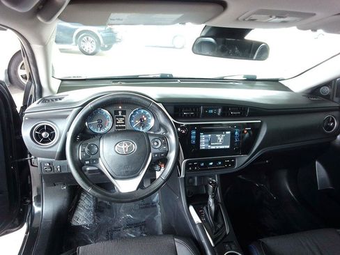 Used 2017 Toyota Corolla SE FWD image 7