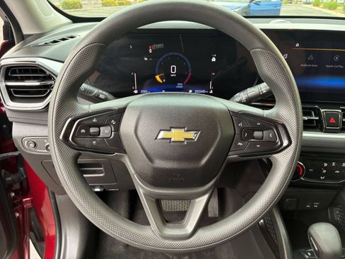 Used 2025 Chevrolet TrailBlazer LT FWD image 22