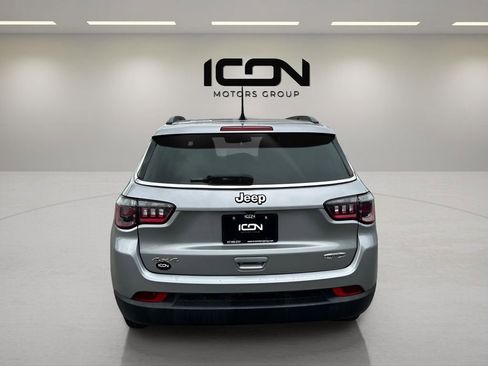 Used 2022 Jeep Compass Latitude image 4