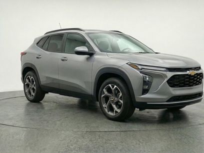 Used 2025 Chevrolet Trax LT