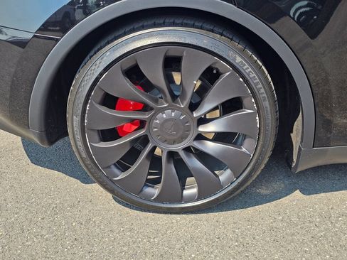 Used 2023 Tesla Model Y Performance AWD/4WD image 11