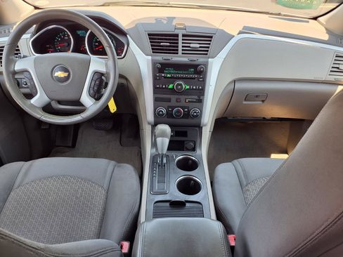 Used 2012 Chevrolet Traverse LS FWD image 8