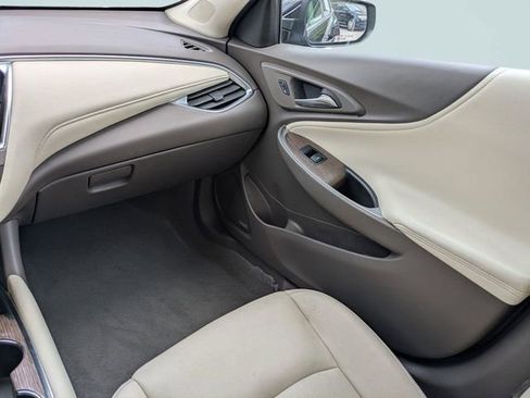 Used 2024 Chevrolet Malibu LT FWD image 17