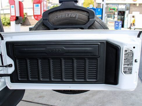 Used 2021 Jeep Wrangler Unlimited Sport image 39