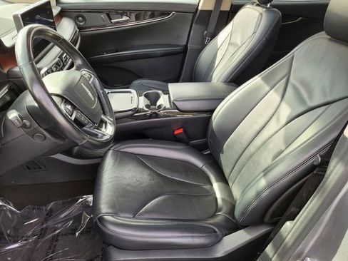 Certified 2021 Lincoln Nautilus Reserve image 16