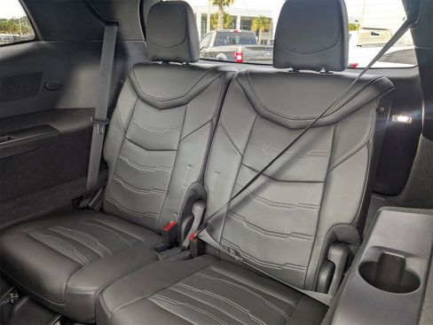 Used 2023 Cadillac XT6 Sport w/ Platinum Package image 15