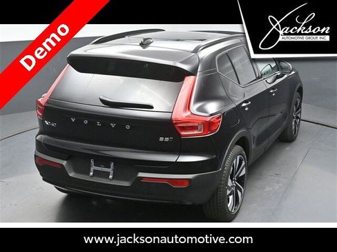New 2025 Volvo XC40 B5 Ultra image 44