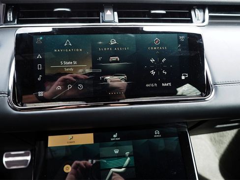 Used 2022 Land Rover Range Rover Evoque R-Dynamic SE image 25