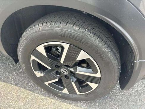 Used 2025 Nissan Kicks SV w/ SV Premium Package AWD/4WD image 22