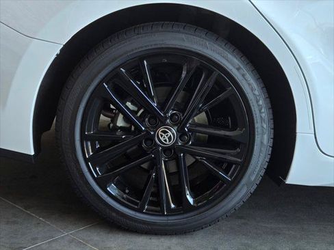 Used 2026 Toyota Camry SE FWD image 5