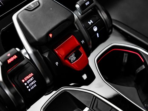 Used 2021 Lamborghini Urus image 85