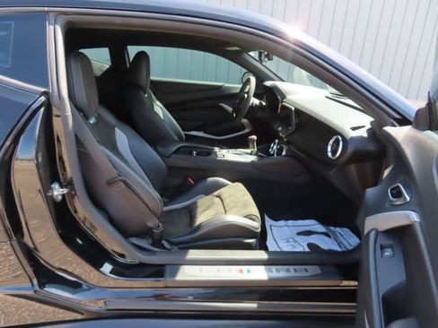 Used 2018 Chevrolet Camaro SS RWD image 19