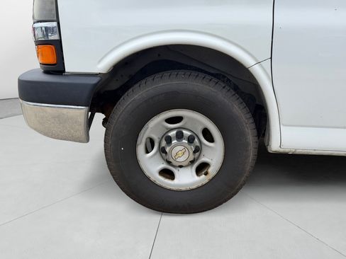 Used 2014 Chevrolet Express 2500 w/ Express Access Plus Package RWD image 14
