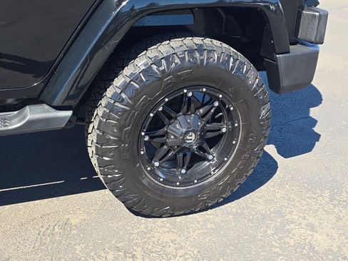 Used 2013 Jeep Wrangler Unlimited Sahara w/ Connectivity Group image 10